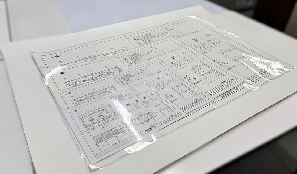 図版のラミネート加工